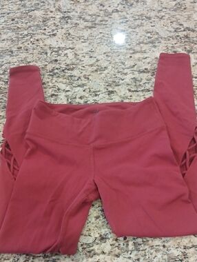 Alo Yoga Burgandy Leggings with Side Detail